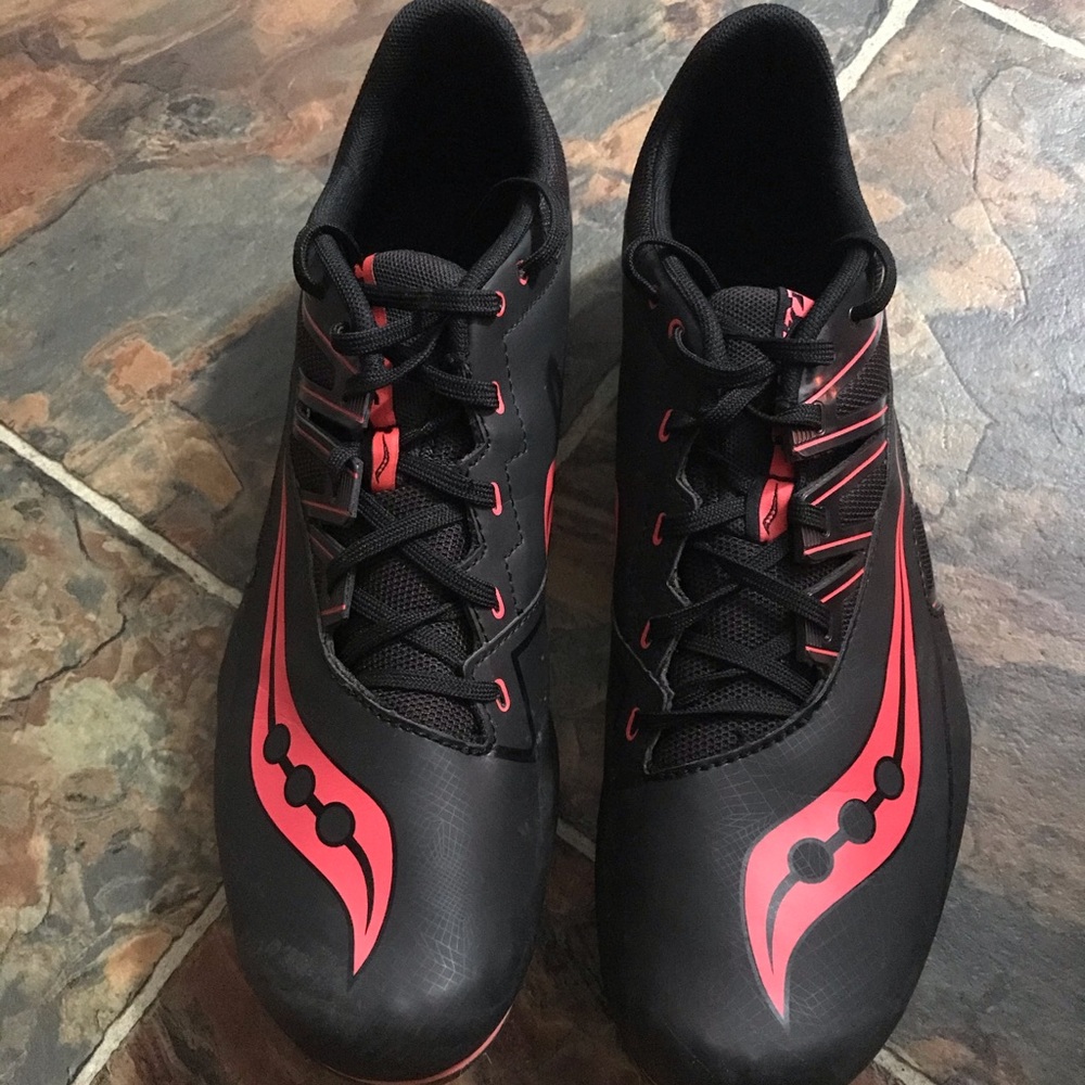 Saucony track cleats Men’s size 11.5